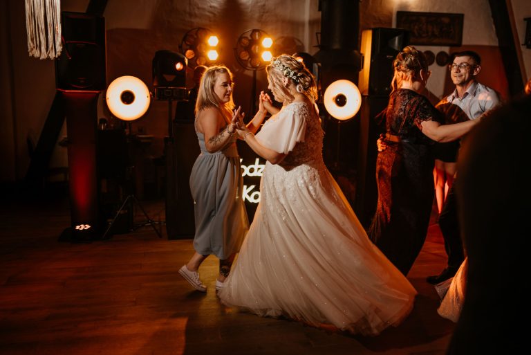 Ślub stara stodoła Olszewka