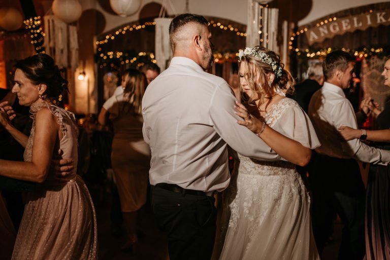 Ślub stara stodoła Olszewka