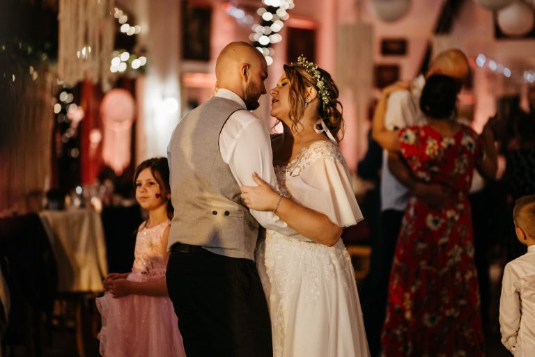 Ślub stara stodoła Olszewka